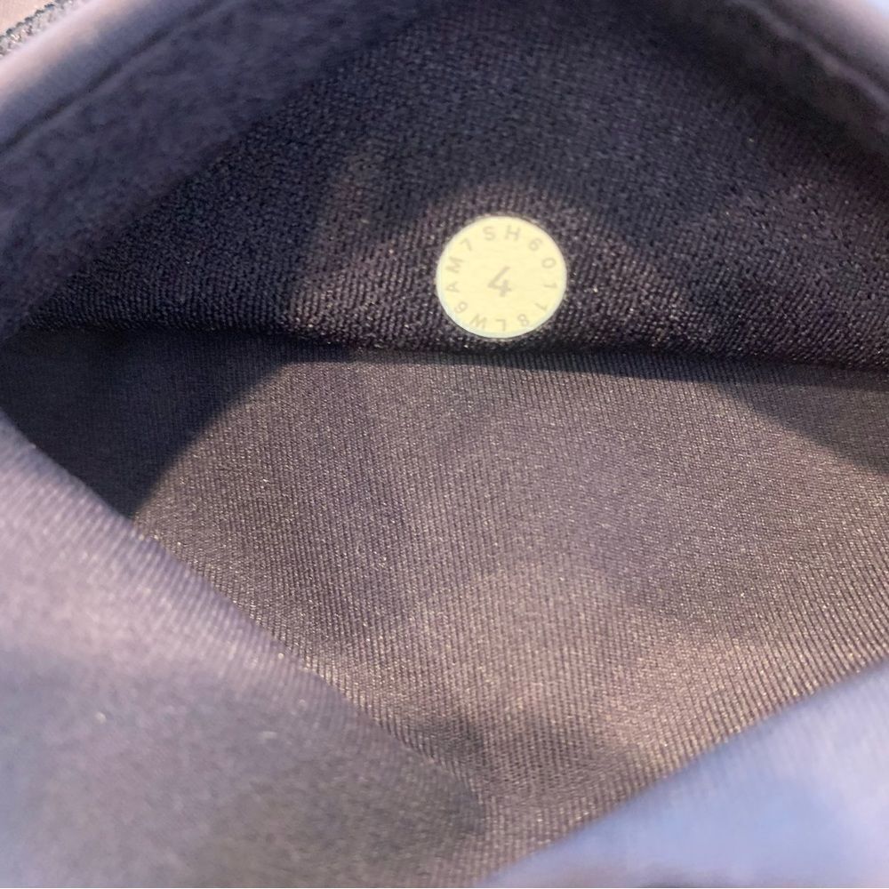 Lululemon Mix and Mesh Crop Navy Blue Size 4 - Picture 11 of 11